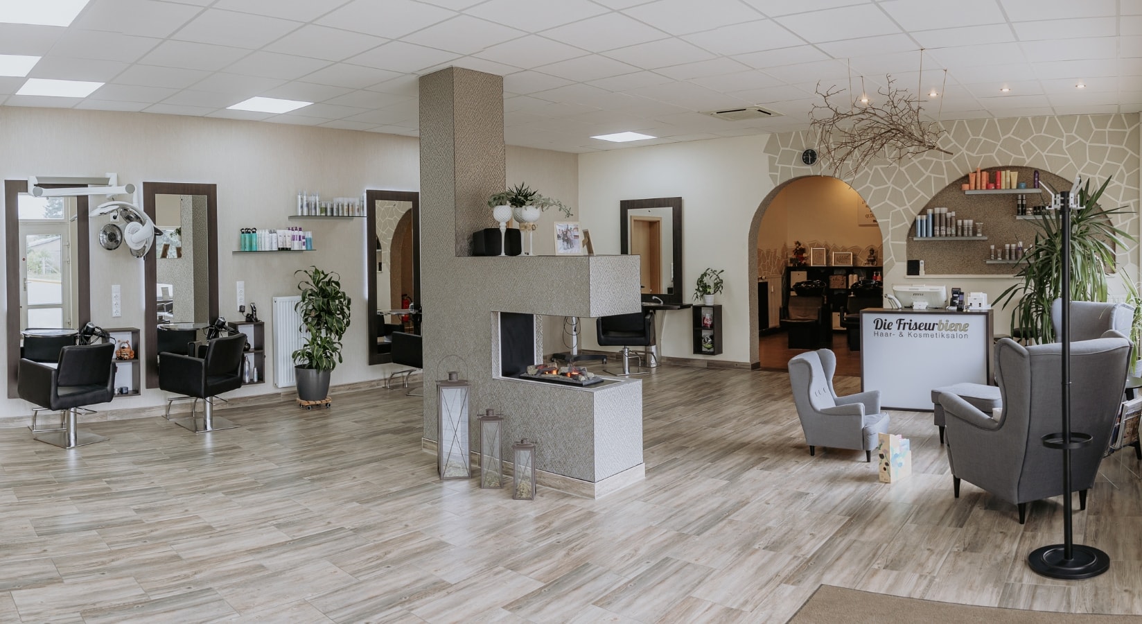 Kontakt & Öffnungszeiten Friseur in Cottbus